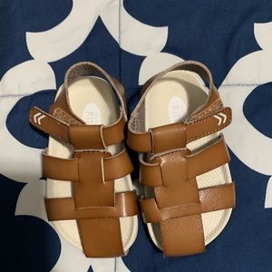 Toddler scholls sandals brand new